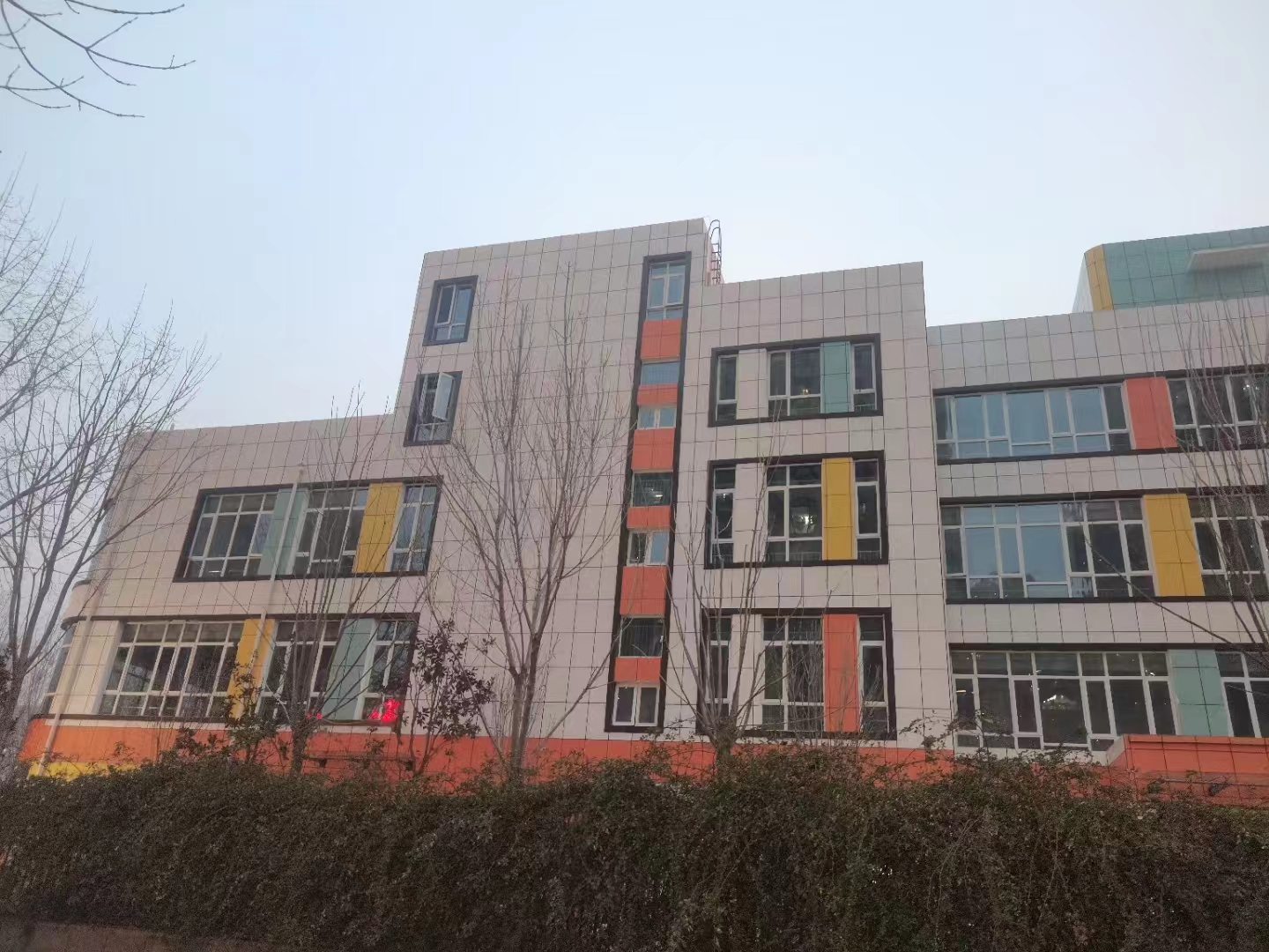 外墻陶瓷巖棉一體板鄭州鄭大幼兒園